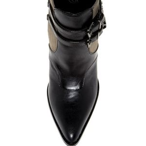 Pointy toe suede Wedge bootie. 